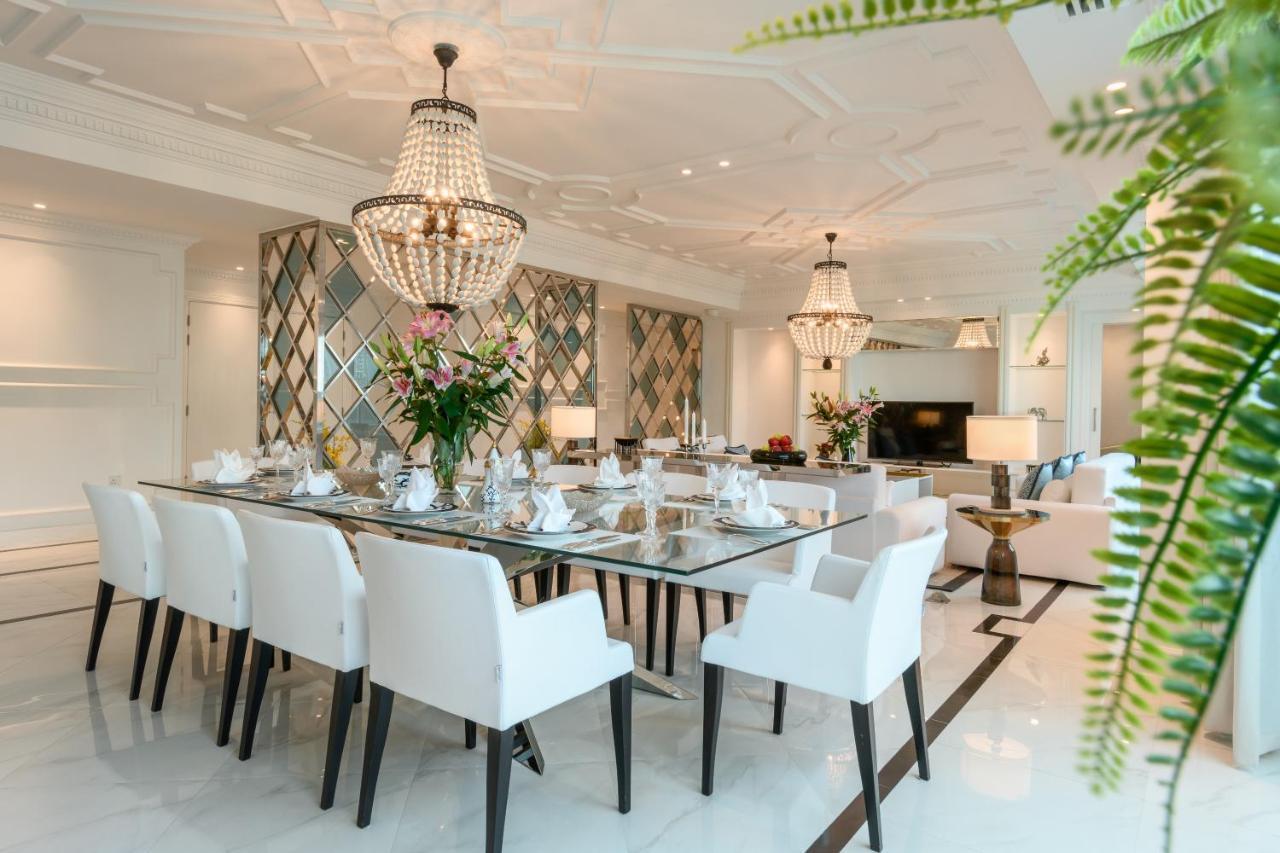 Centara West Bay Hotel & Residences Доха Экстерьер фото A dining room