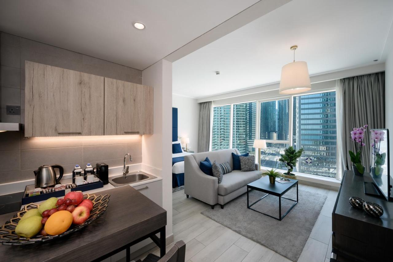 Centara West Bay Hotel & Residences Доха Экстерьер фото