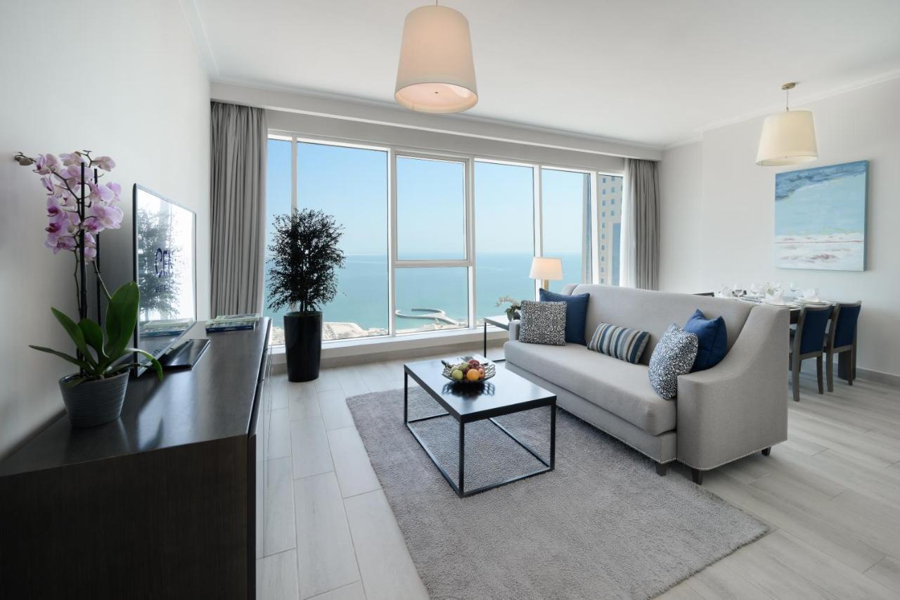 Centara West Bay Hotel & Residences Доха Экстерьер фото