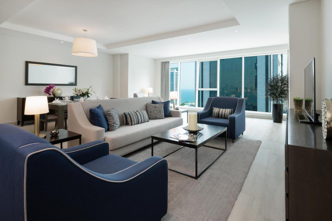 Centara West Bay Hotel & Residences Доха Экстерьер фото