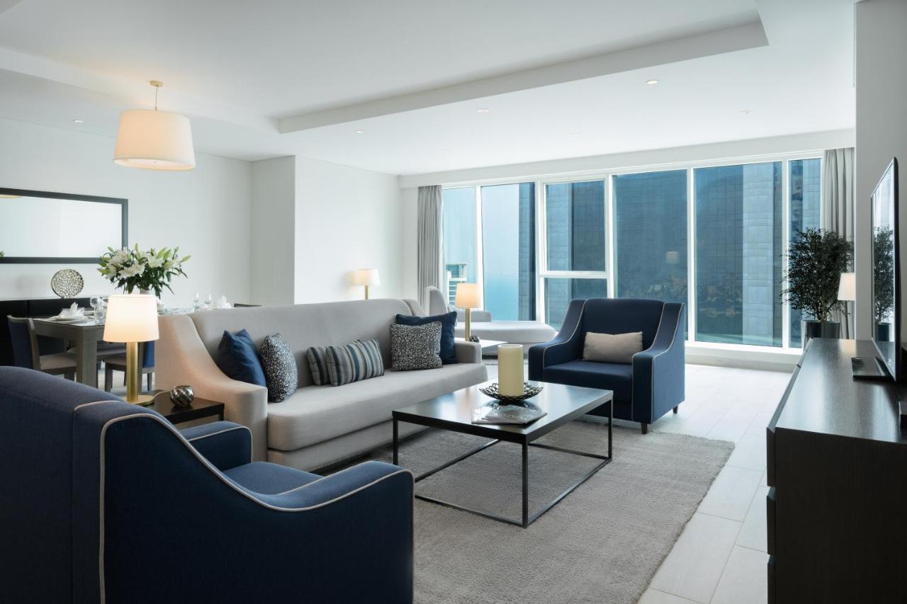 Centara West Bay Hotel & Residences Доха Экстерьер фото